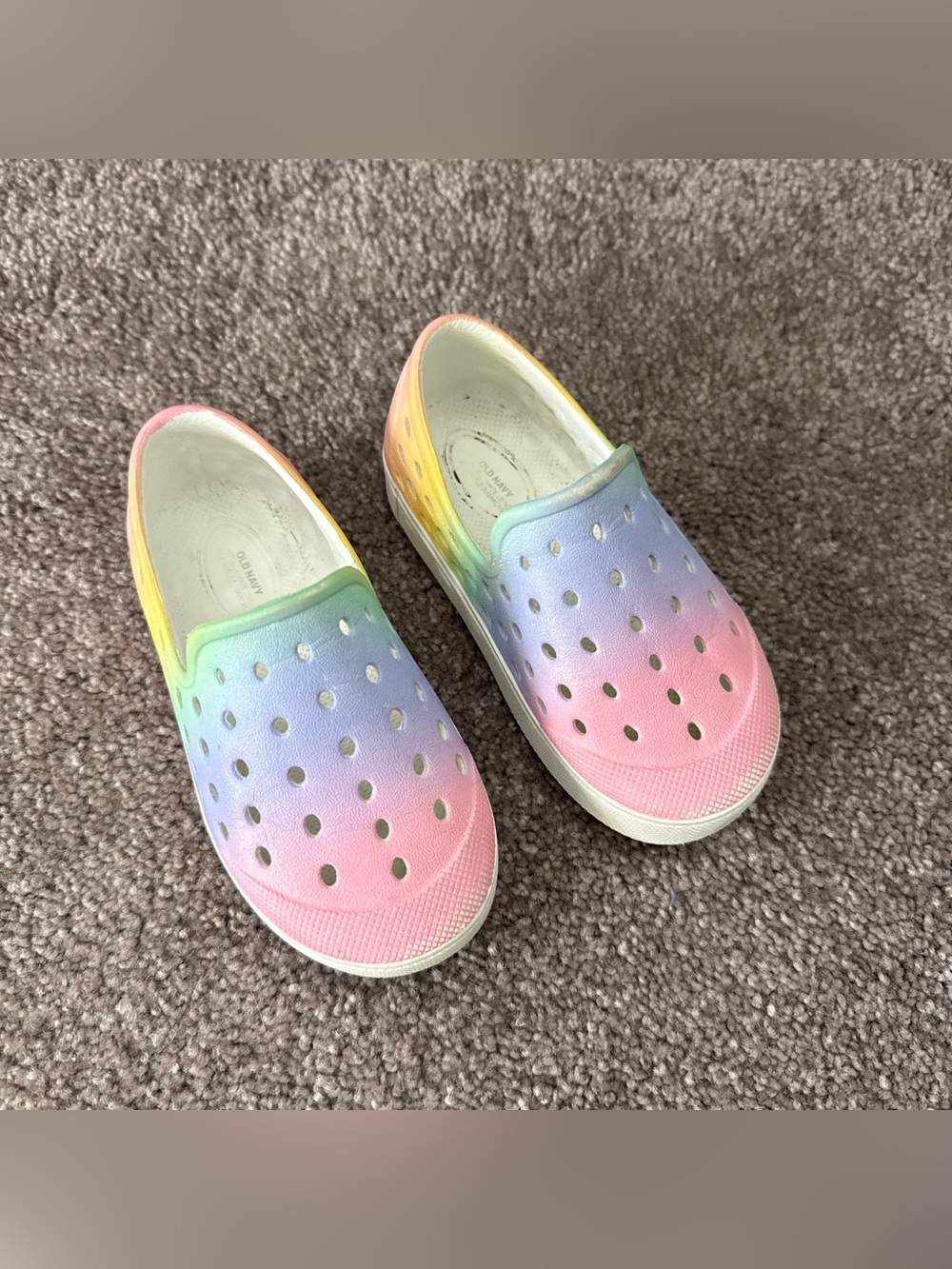 Old navy girls shoes/sandals sz 6✨
